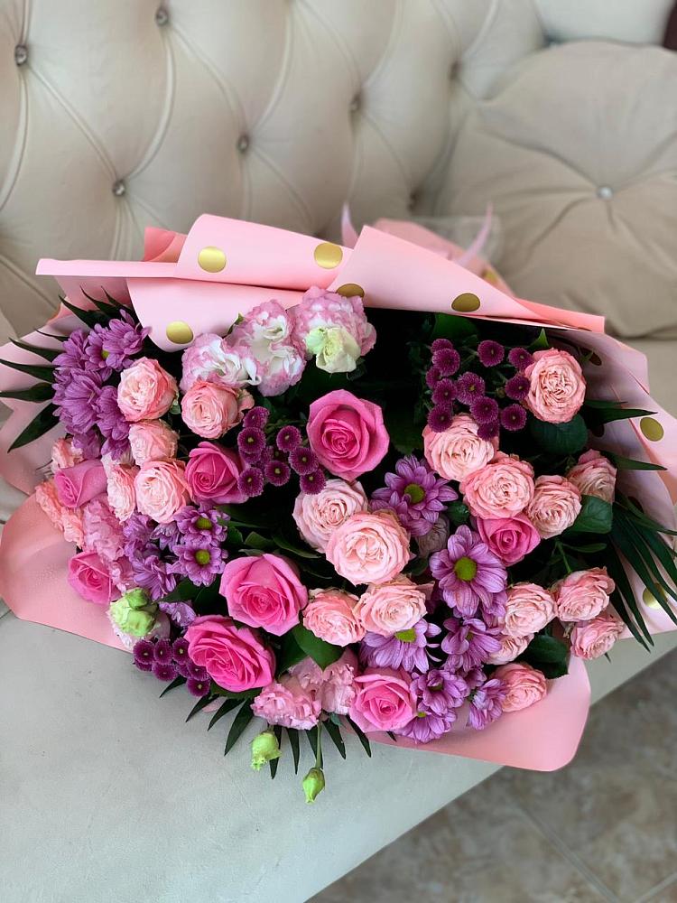 Букет цветов из: Хризантемы, Розы и Лизиантусы в Нижнем Икорце