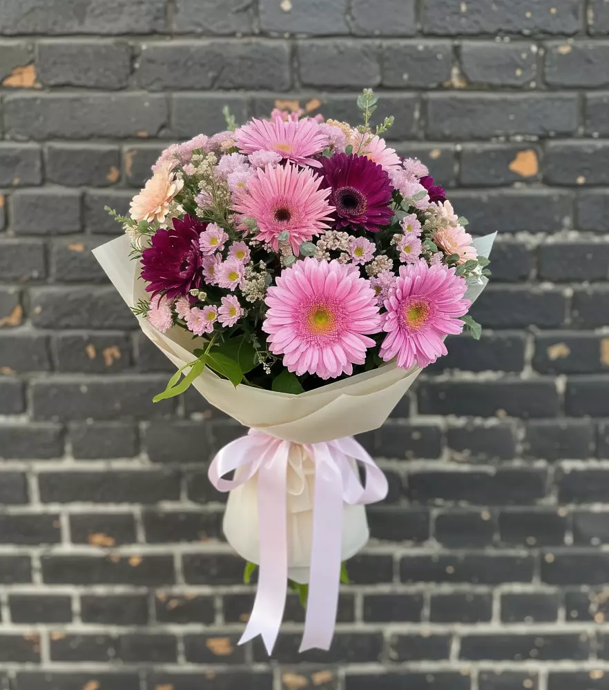 Букет цветов из: Герберы и Хризантемы в Нижнем Икорце