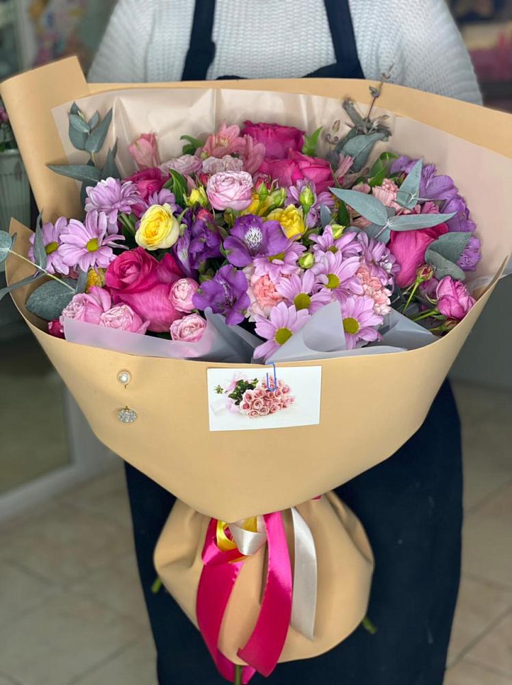 Букет цветов из: Хризантемы, Гвоздики и Альстромерии в Нижнем Икорце