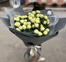 Букет Белые кустовые розы Солинеро в Нижнем Икорце