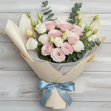 Букет цветов из:  Лизиантусы в Нижнем Икорце
