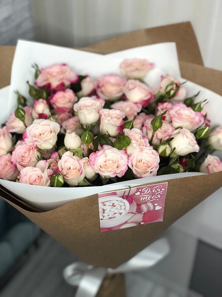 Букет цветов из: Розы в Нижнем Икорце