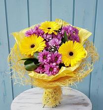 Букет цветов из:  Хризантемы и Герберы в Нижнем Икорце