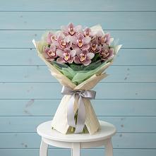 Букет цветов из:  Орхидеи и Розы в Нижнем Икорце