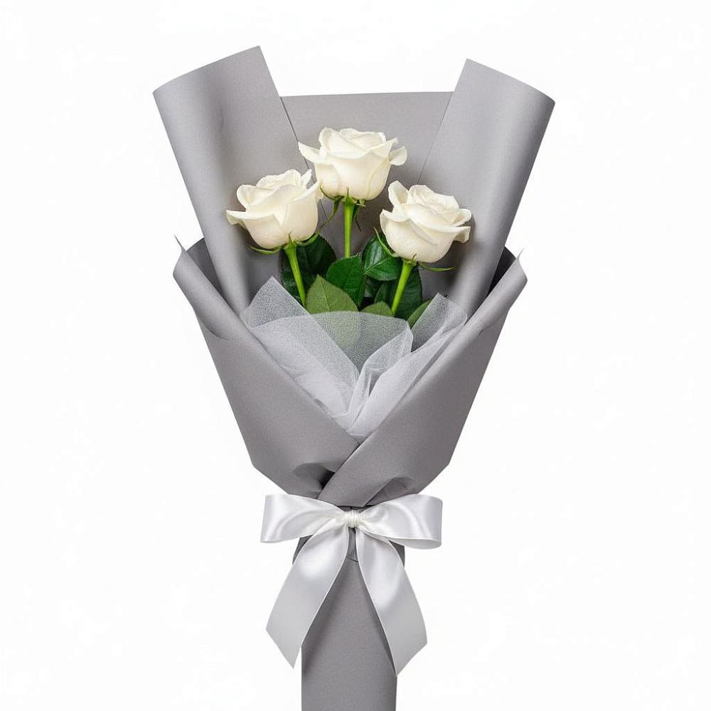 Букет 3 белые розы в Нижнем Икорце