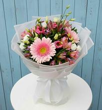 Букет цветов из:  Герберы, Альстромерии и Лизиантусы в Нижнем Икорце