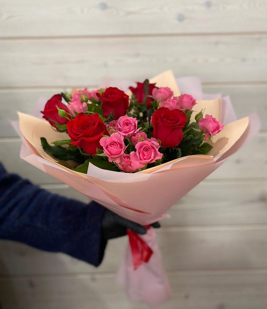 Букет цветов из: Розы в Нижнем Икорце