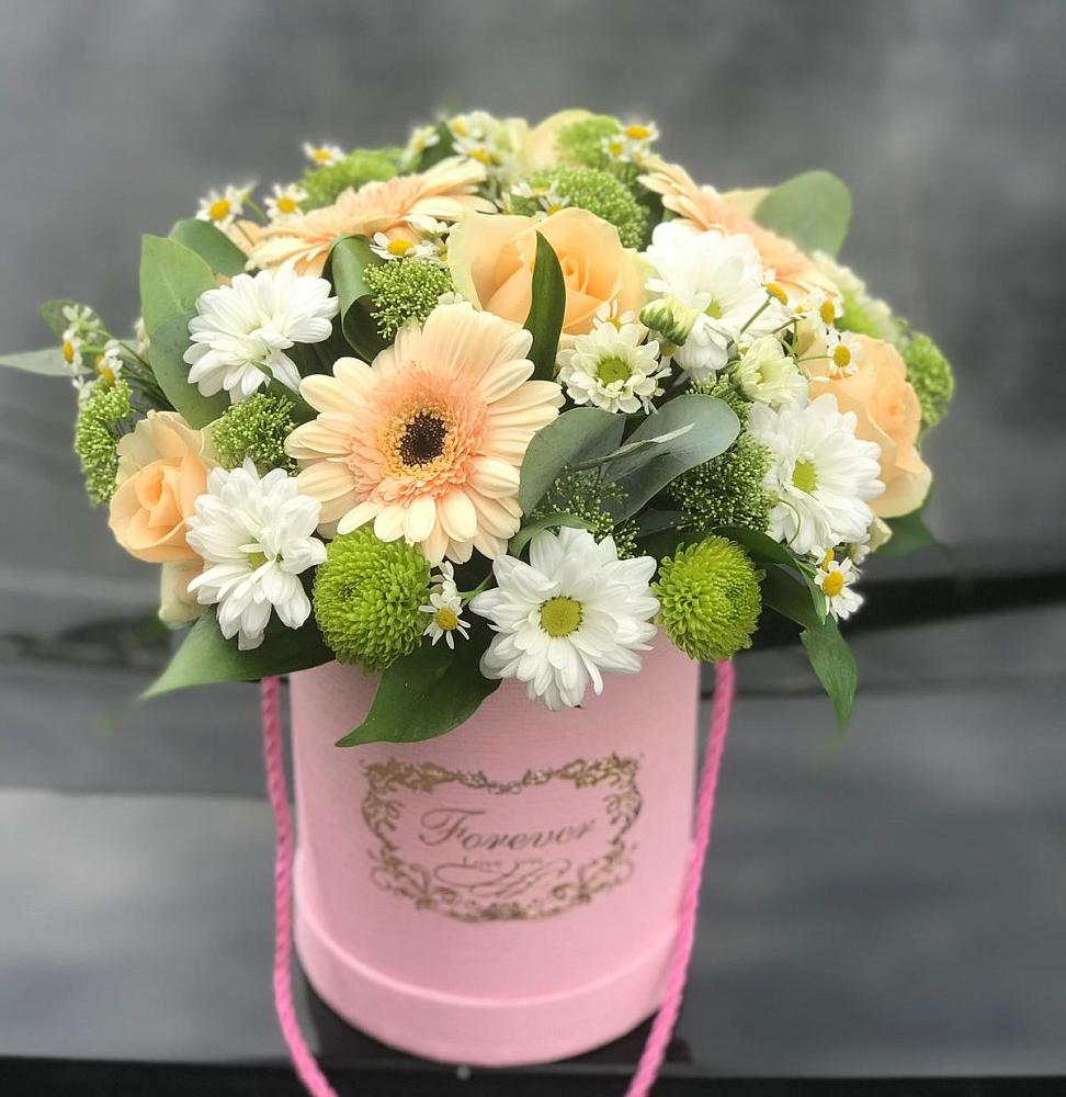 Цветочная композиция из Розы, Герберы и Хризантемы в шляпной коробке в Нижнем Икорце