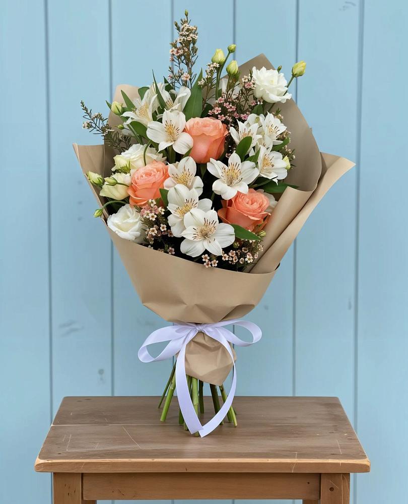 Букет цветов из: Альстромерии, Лизиантусы, Розы и Хризантемы в Нижнем Икорце