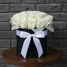 Цветочная композиция из Розы в шляпной коробке в Нижнем Икорце