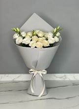 Букет цветов из:  Розы и Лизиантусы в Нижнем Икорце